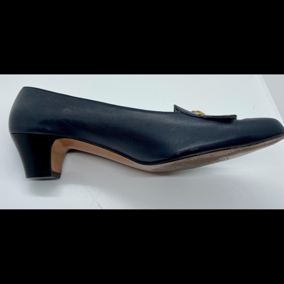 Salvatore Ferragamo fringed low heeled pump - Picture 5 of 11